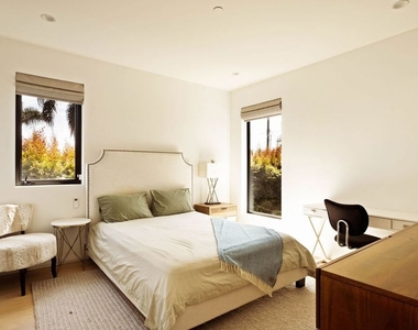 2137 Glyndon Avenue - Photo Thumbnail 27