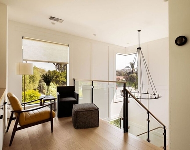 2137 Glyndon Avenue - Photo Thumbnail 15