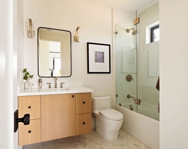 2137 Glyndon Avenue - Photo Thumbnail 26