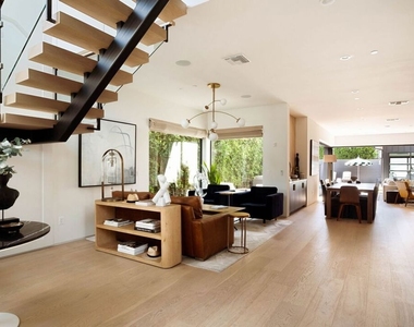 2137 Glyndon Avenue - Photo Thumbnail 4