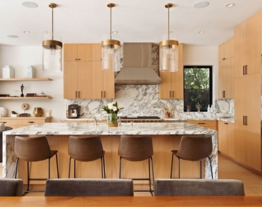 2137 Glyndon Avenue - Photo Thumbnail 11