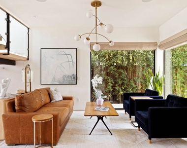 2137 Glyndon Avenue - Photo Thumbnail 3