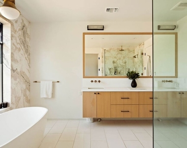 2137 Glyndon Avenue - Photo Thumbnail 21