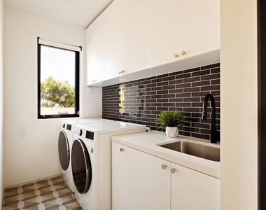 2137 Glyndon Avenue - Photo Thumbnail 30