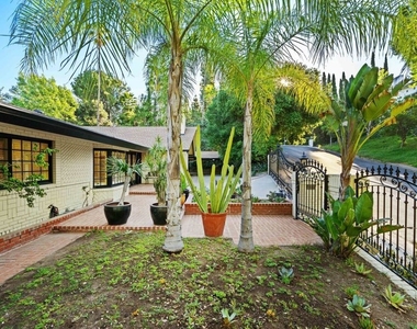 17449 Sumiya Drive - Photo Thumbnail 5