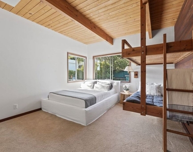 31648 Broad Beach Road - Photo Thumbnail 14