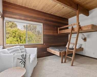 31648 Broad Beach Road - Photo Thumbnail 15