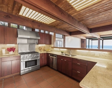 31648 Broad Beach Road - Photo Thumbnail 5