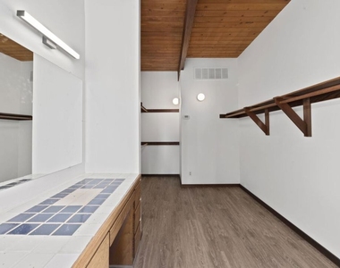31648 Broad Beach Road - Photo Thumbnail 12
