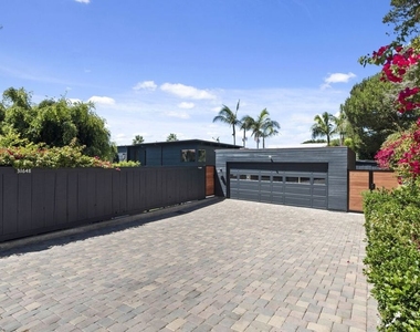 31648 Broad Beach Road - Photo Thumbnail 17