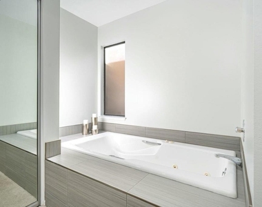 48624 Torrito Court - Photo Thumbnail 27