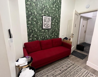 111 East 38th Street - Photo Thumbnail 2