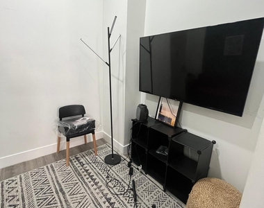 111 East 38th Street - Photo Thumbnail 3
