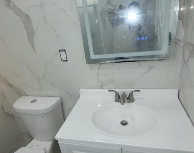 8 Dee Place - Photo Thumbnail 31