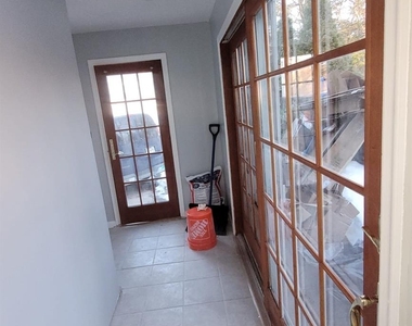8 Dee Place - Photo Thumbnail 33