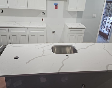8 Dee Place - Photo Thumbnail 27