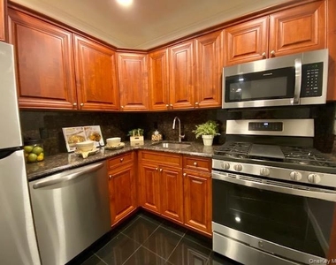 327 Brook Avenue - Photo Thumbnail 1