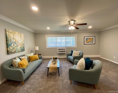 327 Brook Avenue - Photo Thumbnail 3