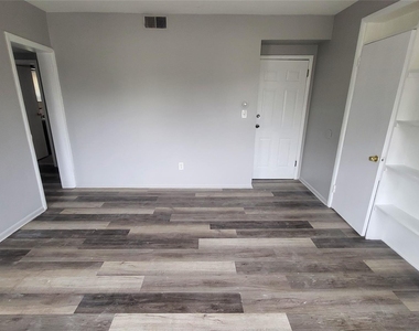 174 South Avenue - Photo Thumbnail 7