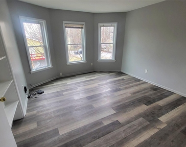 174 South Avenue - Photo Thumbnail 5