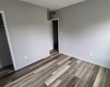 174 South Avenue - Photo Thumbnail 12