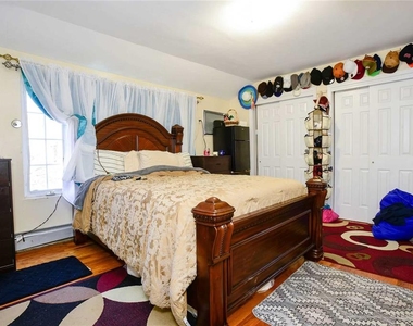 Troy Avenue - Photo Thumbnail 2