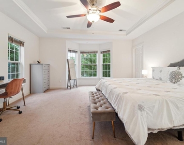 5722 Callcott Way - Photo Thumbnail 25