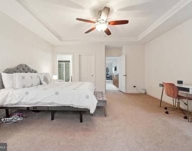 5722 Callcott Way - Photo Thumbnail 24
