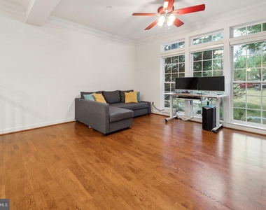 5722 Callcott Way - Photo Thumbnail 15