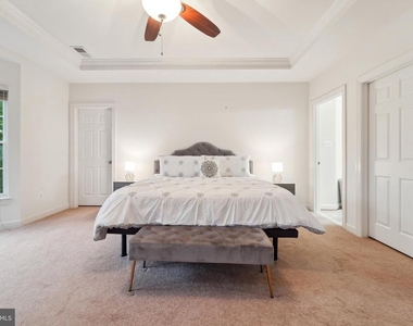 5722 Callcott Way - Photo Thumbnail 22