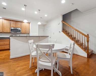 5722 Callcott Way - Photo Thumbnail 8