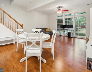 5722 Callcott Way - Photo Thumbnail 14