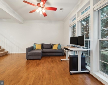 5722 Callcott Way - Photo Thumbnail 3