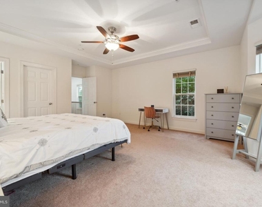 5722 Callcott Way - Photo Thumbnail 23
