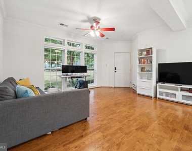 5722 Callcott Way - Photo Thumbnail 4