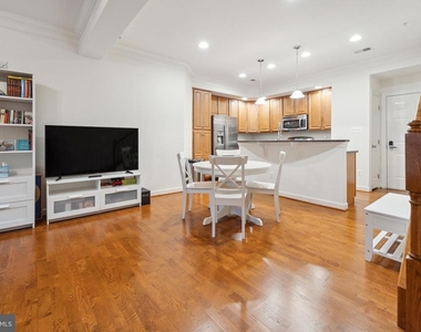 5722 Callcott Way - Photo Thumbnail 7