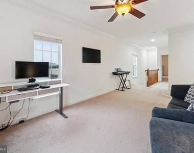 5722 Callcott Way - Photo Thumbnail 19