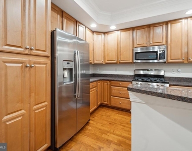 5722 Callcott Way - Photo Thumbnail 9