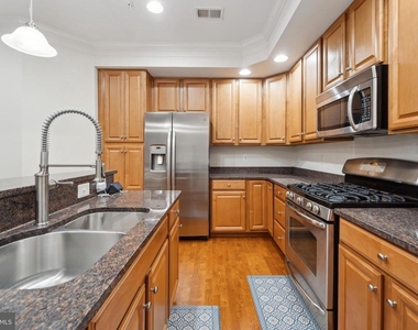 5722 Callcott Way - Photo Thumbnail 10
