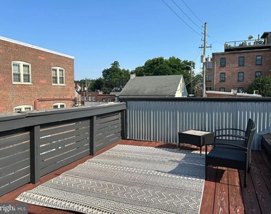 225 E King Street - Photo Thumbnail 14