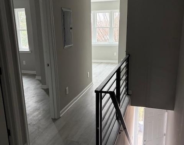264 Boyd Street - Photo Thumbnail 6