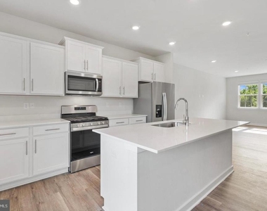 16502 Green Glade Dr - Photo Thumbnail 8