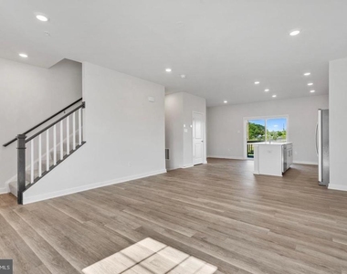 16502 Green Glade Dr - Photo Thumbnail 6