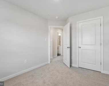 16502 Green Glade Dr - Photo Thumbnail 19