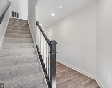 16502 Green Glade Dr - Photo Thumbnail 3