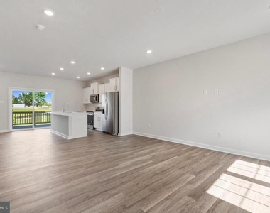 16502 Green Glade Dr - Photo Thumbnail 7