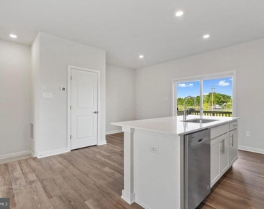 16502 Green Glade Dr - Photo Thumbnail 11