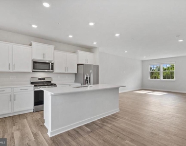 16502 Green Glade Dr - Photo Thumbnail 9