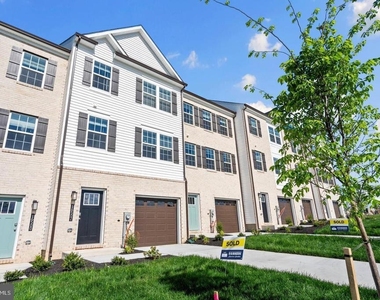 16502 Green Glade Dr - Photo Thumbnail 2
