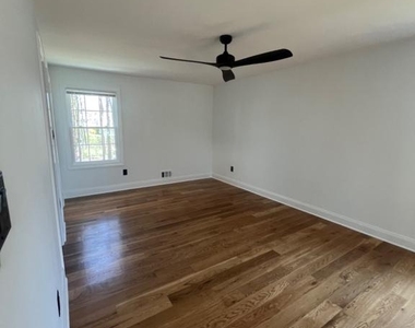 4400 Rendale Court - Photo Thumbnail 15